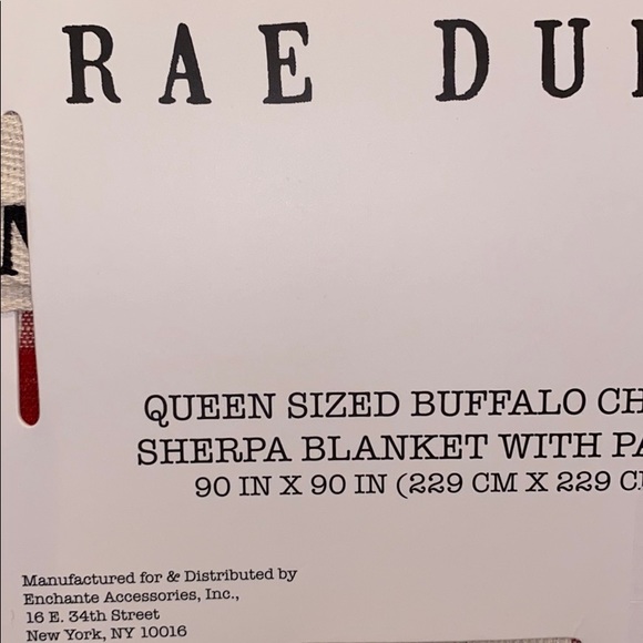 Rae Dunn “Merry” Sherpa Queen Blanket With Patch - Picture 10 of 14